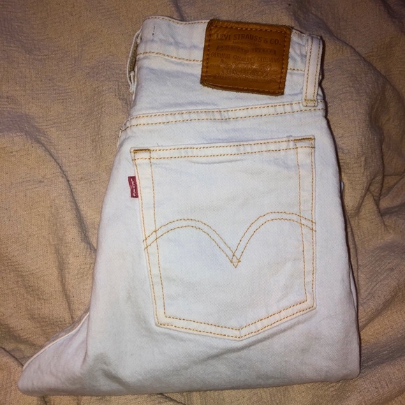 24 Levi’s Wedgie Fit Ankle - Picture 2 of 4